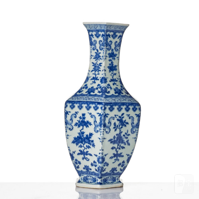 A blue and white hexagonal ‘Sanduo’ vase, - 图3